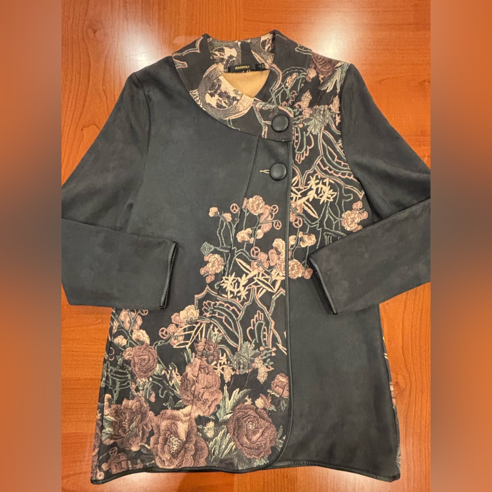 Radzoli Floral Asymmetrical Grey & Pastel Embroidery Detail Button-Up Tunic, L - Picture 12 of 13